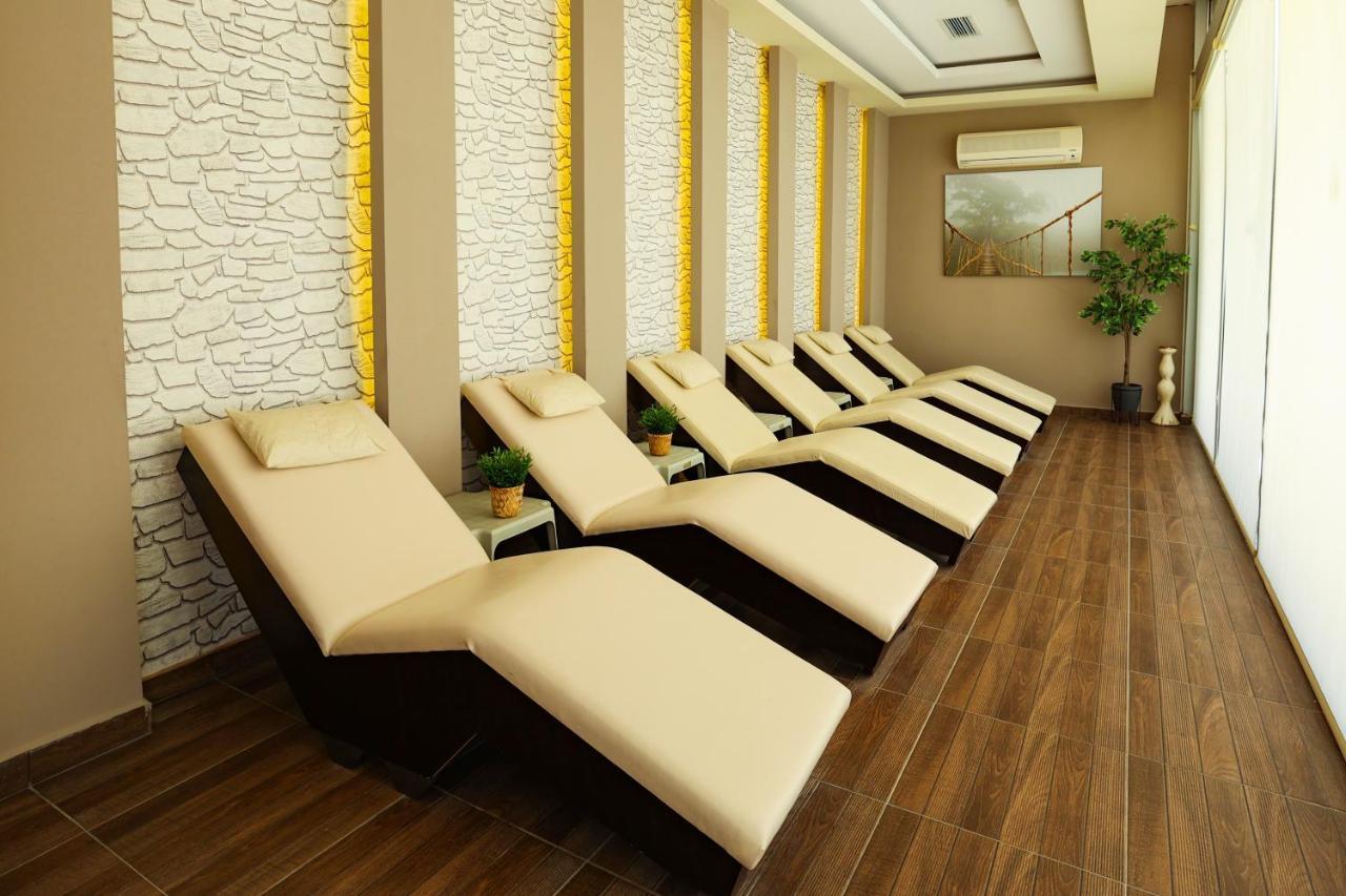 Crystal Centro Resort - Ultimate All Inclusive อันตัลยา ภายนอก รูปภาพ