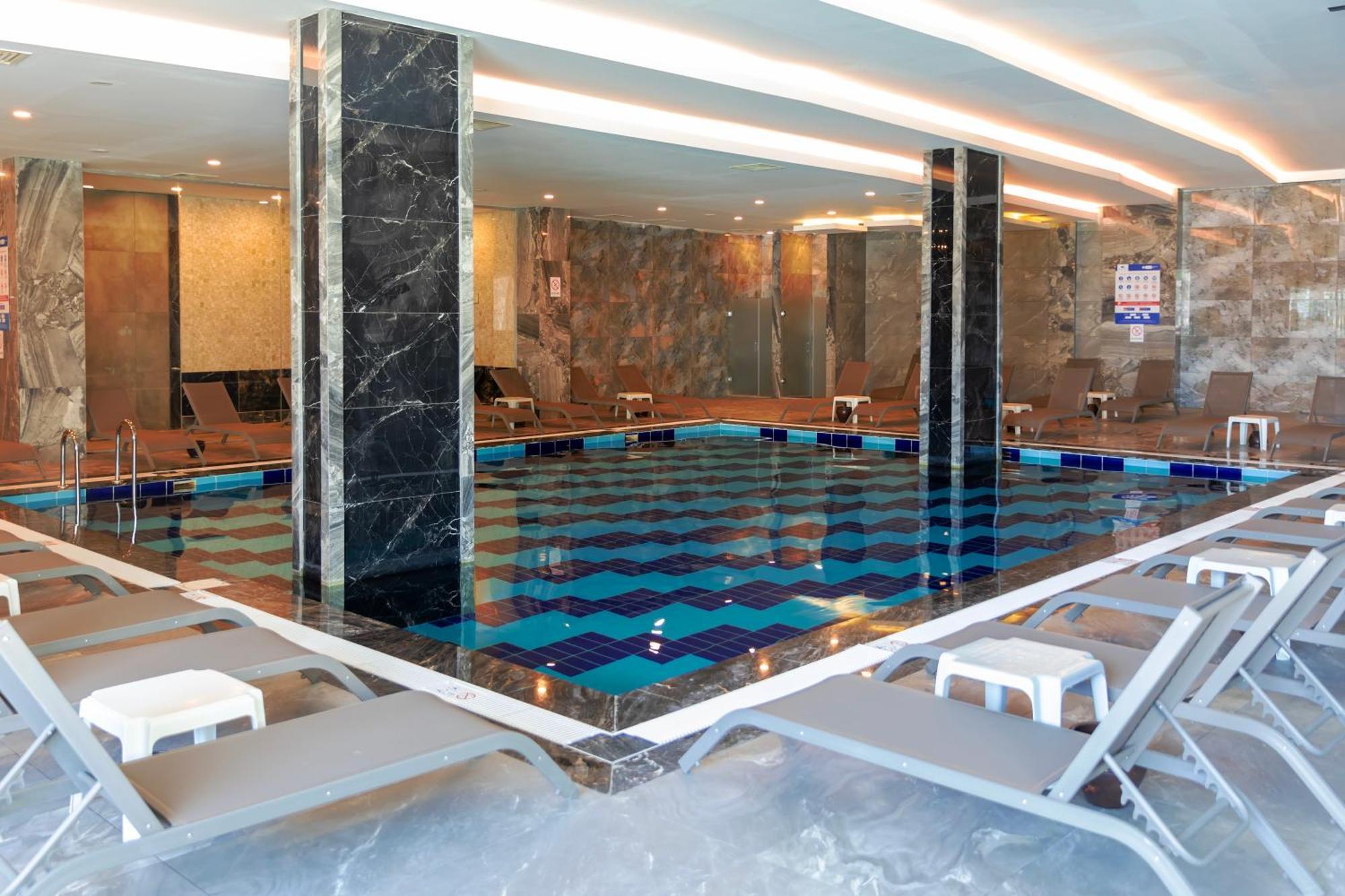 Crystal Centro Resort - Ultimate All Inclusive อันตัลยา ภายนอก รูปภาพ